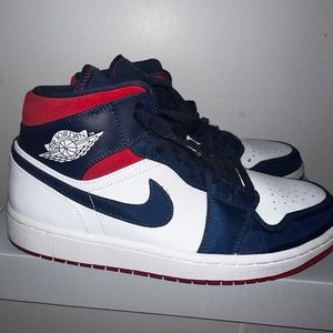 Air Jordan 1 Mid Olympic